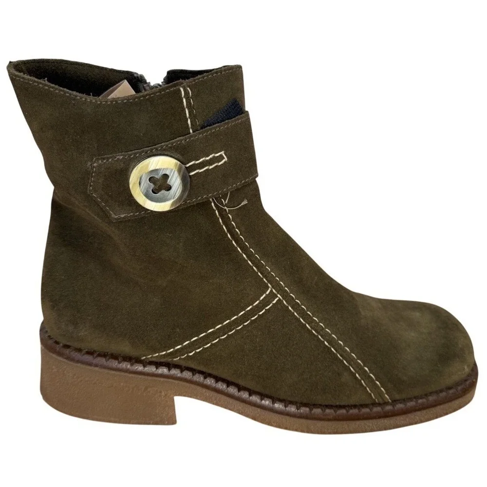 La Canadienne Waterproof Green Lug Sole Suede Stitched Boots Women's Size 9